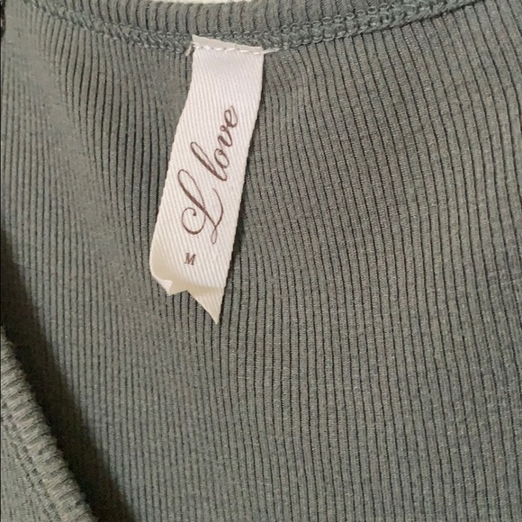 Green Floral Ruffle Top - Picture 6 of 6